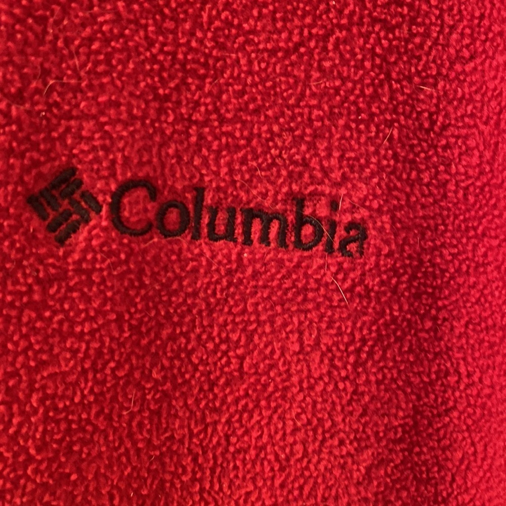 Columbia Ladies Fleece Jacket in great condition. Size Large. Color-Cranberry - Picture 2 of 6